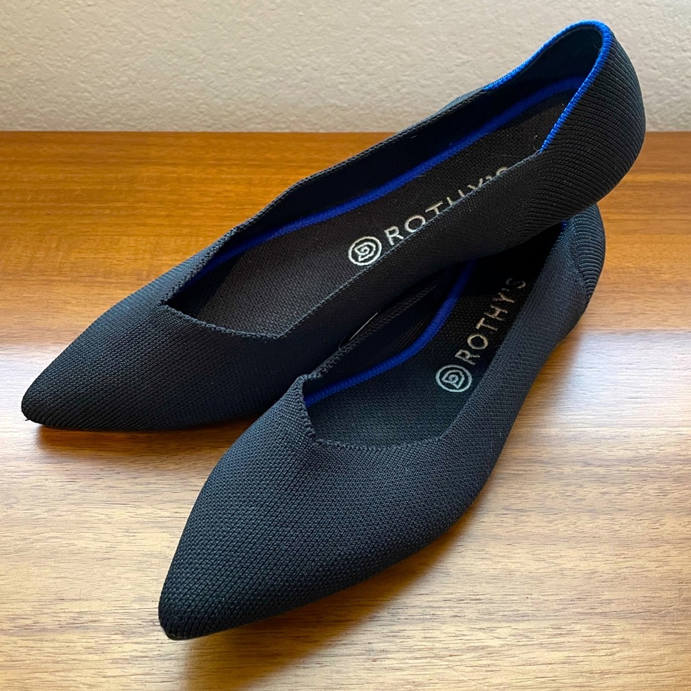 Like new Rothy’s The Point in Black sz 10.5